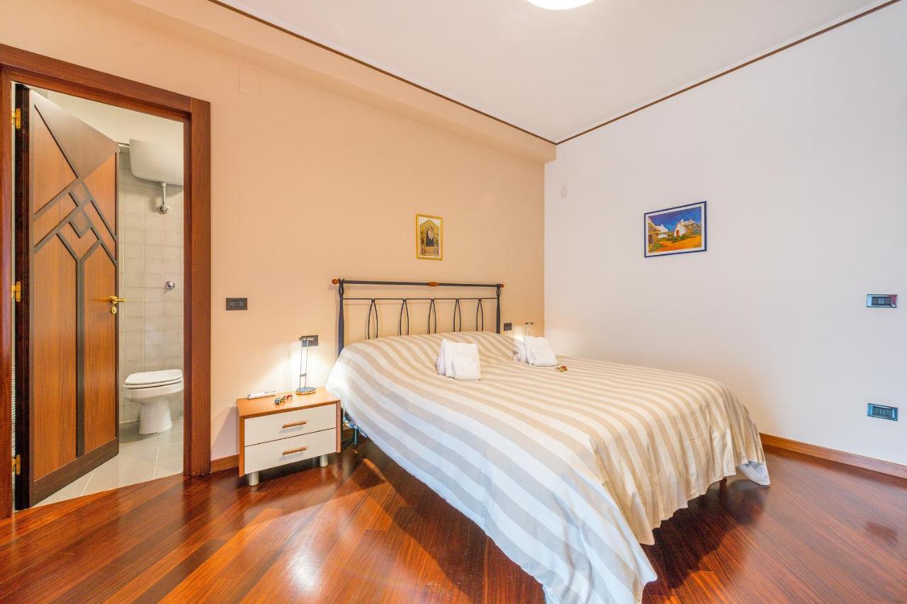 Bed and Breakfast A Casa Di Sara Ermy à Bari Extérieur photo