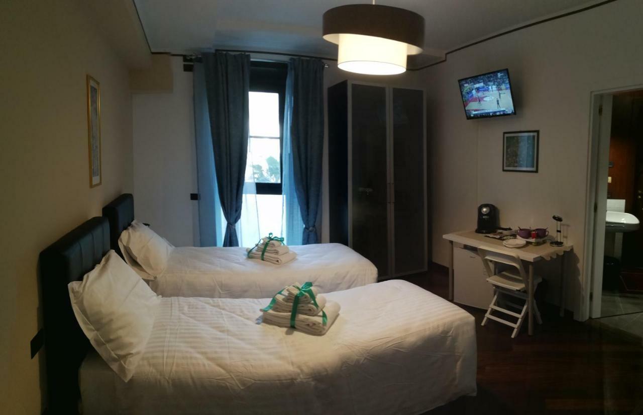 Bed and Breakfast A Casa Di Sara Ermy à Bari Extérieur photo