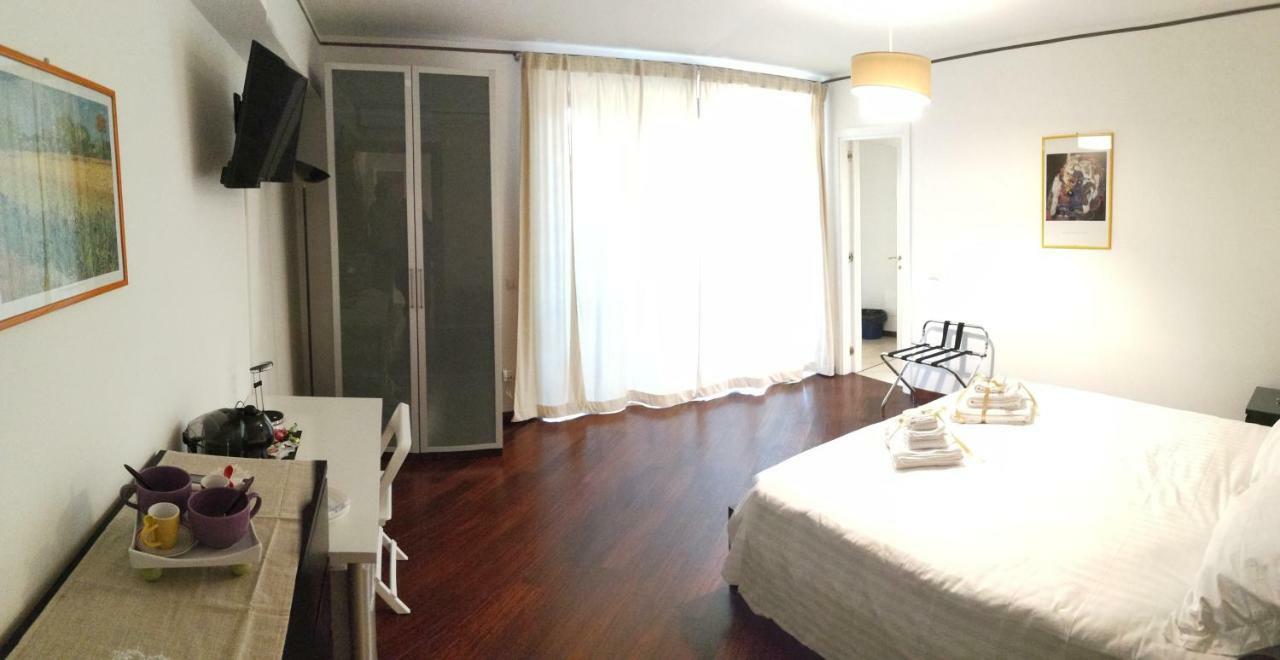 Bed and Breakfast A Casa Di Sara Ermy à Bari Extérieur photo